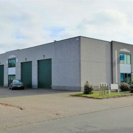 Straatzicht van de bedrijfsverzamelgebouwen op het Minervum in Breda